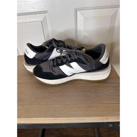 New Balance 237 Shoes Womes 8.5 Black White Suede Colorblock Retro Sneakers - Picture 2 of 7